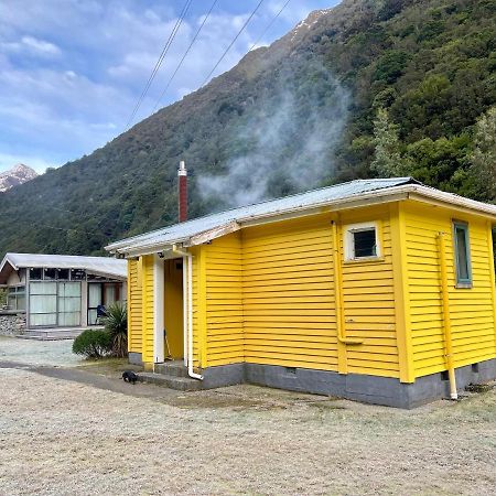Basic, Super 'Cosy' Cabin In The Middle Of National Park And Mountains Otira 외부 사진